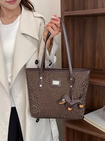 Bolso Tote de Gran Capacidad con Estampado de Leopardo para Mujer Cuero PU Bolso de Hombro Minimalista Urbano Con Colgante Perro Teckel