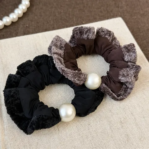 Elegant Faux Mink Fur Pearl Hair Scrunchies For Women Autumn Winter Plush Fabric Elastic Hair Ties Ponytail Holder