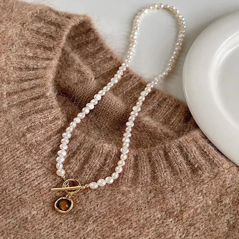 Collana di Perle d'Acqua Dolce Irregolari Barocche Ciondolo in Pietra Occhio di Tigre Fibbia OT Catena Intrecciata Gioielli per Donna