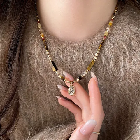 Collana di Perline in Pietra Naturale Occhio di Tigre Stile Maillard Vintage Yadan Ciondolo a Conchiglia Acciaio al Titanio Gioielli Donna