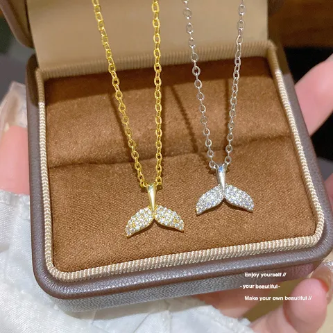 Collier Pendentif Queue de Poisson en Acier Titane pour Femme Zirconia Chaîne de Clavicule Bijoux Élégants Cadeau pour Femme