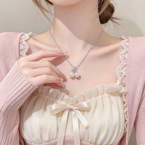 Exquis Collier Pendentif Cerise Perle Artificielle Acier Titane Cuivre Argent Ras du Cou Doux Design de Luxe Bijoux pour Femmes