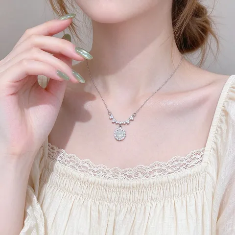 Collier Pendentif Rond en Acier Titane Cuivre Barre de Sourire Pour Femmes Incrusté Zirconia Chaîne de Clavicule Argent