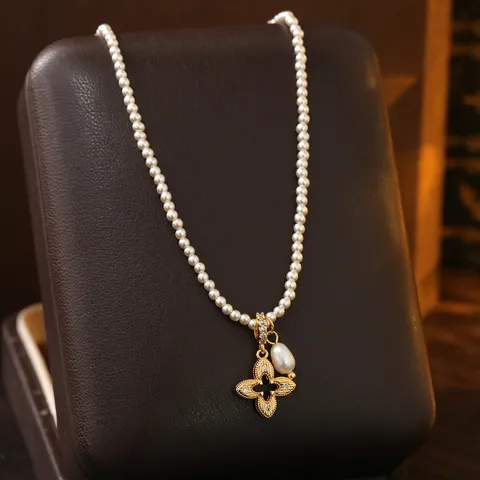 Vintage Französischer Palaststil Blumenanhänger Perlenhalskette 18K Vergoldet Zirkonia Schlüsselbeinkette Damen Schmuck