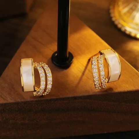 Luxus Mehrschichtige Perlmutt Zirkonia C-Reifen Ohrringe Für Damen Vergoldete Kupfer Ohrstecker Elegante Büro Stil Schmuck Zubehör Geschenk
