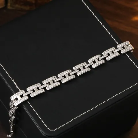 Luxus Kupfer Zirkonia H-Buchstabe Geometrisches Glied Armband High-End Baguetteschliff Zirkon Inlay Glänzender Schmuck Für Damen