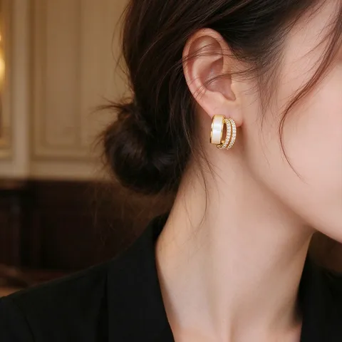 Luxus Mehrschichtige Perlmutt Zirkonia C-Reifen Ohrringe Für Damen Vergoldete Kupfer Ohrstecker Elegante Büro Stil Schmuck Zubehör Geschenk