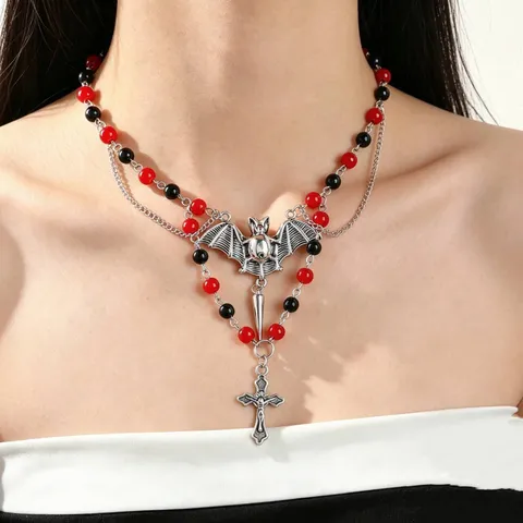 Collana Gotica Multistrato Pipistrello Croce Ciondolo con Perline Rosse Nere Stile Punk Dark Gioielli in Lega Strass per Halloween