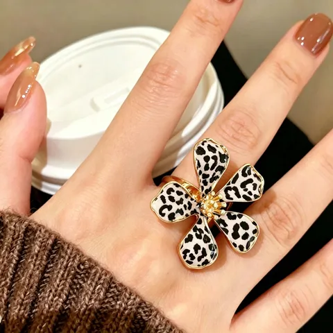 Retro Exaggerated Leopard Print Flower Open Ring For Women Enamel Large Floral Adjustable Alloy Statement Ring Fashion Jewelry