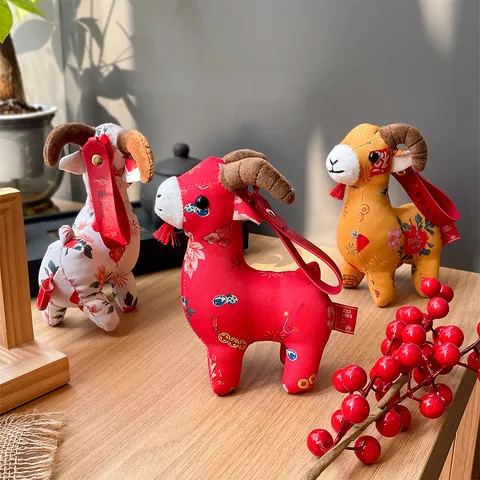 Giocattolo di Peluche a Forma di Pecora in Stile Cinese Poliestere Mascotte Zodiacale Regalo di Capodanno Decorazione per la Casa