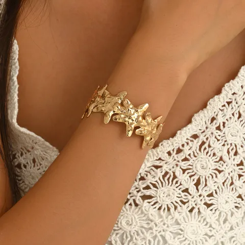 Bracciale Rigido Aperto Minimalista con Stella Intagliata per Donna Oro Argento Placcato Rame Stella Gioielli Regalo