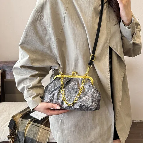 Damen Plissee Muscheltasche Metallic Textur Umhängetasche Mit Goldkette Retro Kussverschluss Schultertasche Für Party Alltag