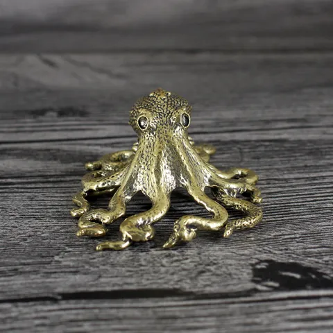 Vintage Brass Octopus Metal Craft Figurine Creative Animal Sculpture Miniature For Desktop Decor Home Office Collectible Gift