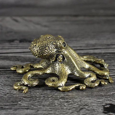 Vintage Brass Octopus Metal Craft Figurine Creative Animal Sculpture Miniature For Desktop Decor Home Office Collectible Gift