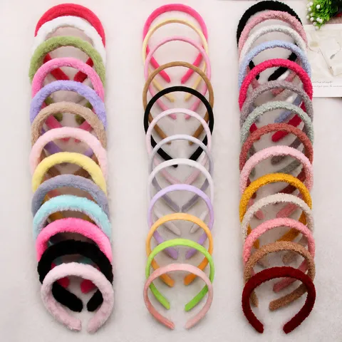 Serre-tête en Peluche Couleur Bonbon Simple Velours Teddy Fausse Fourrure de Lapin Extra Doux Large Accessoires de Coiffure pour Femmes Lavage du Visage