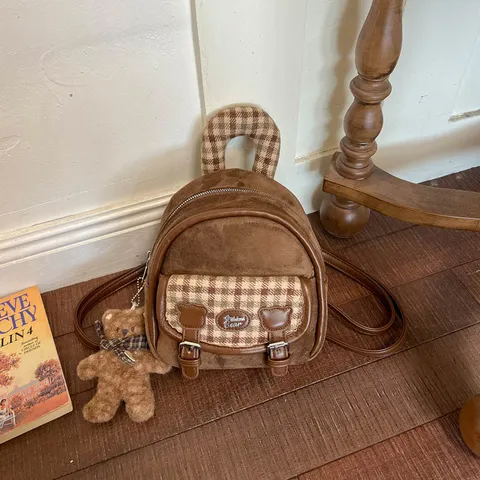 Sac à Dos Preppy Coréen à Carreaux pour Femmes en Cuir PU Vintage Sac d'École Petit Sac à Dos Décontracté Avec Pendentif Ours pour Étudiants