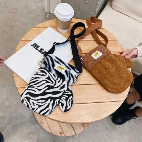 Sac Bandoulière Femme Rétro PU Velours Côtelé Peluche en Forme de Gant Design de Niche Décontracté Motif Zèbre Petit Sac de Téléphone pour Enfants