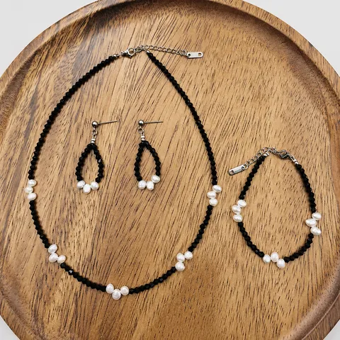 Juego de Collar Pulsera Pendientes de Perlas de Agua Dulce Barrocas Espinela Negra Mate Acero Inoxidable Joyería de Nicho para Mujer