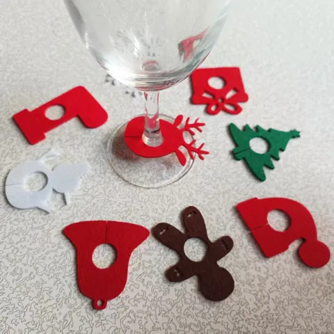 Christmas Felt Wine Glass Charms Decorative Reindeer Snowflake Tree Gingerbread Man Glass Markers For Party Dinner Table Identifier Identifier