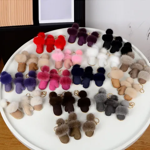 Mini Porte-Clés Bottes de Neige et Gants Mignon Similicuir Fourrure Artificielle Bijou de Sac Accessoire de Voiture Cadeau