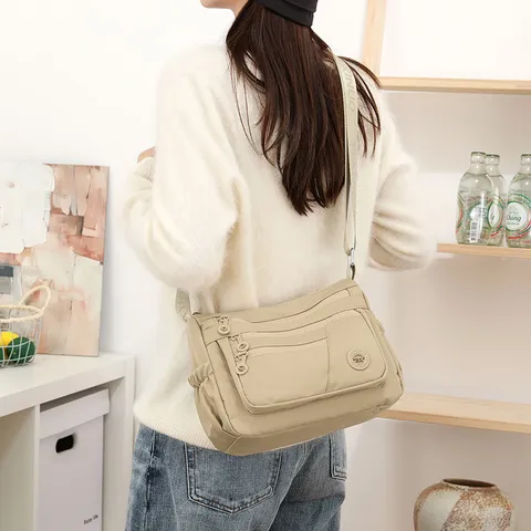 Sac en Bandoulière pour Femmes en Tissu Oxford Léger Imperméable Multi-poches Sac à Épaule Urban Décontracté Voyage Travail Sac à Main Carré