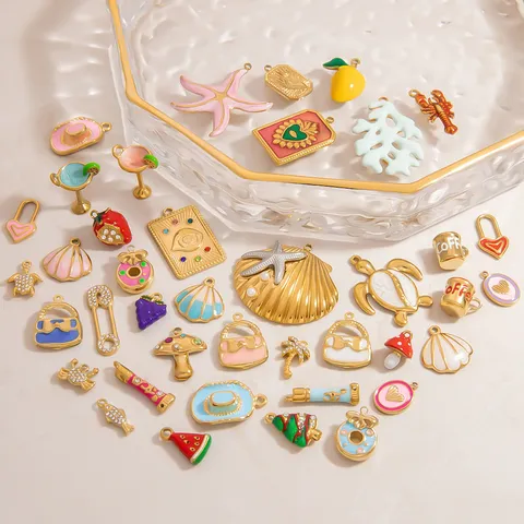 Colgantes de Acero Inoxidable Chapado en Oro de 18k Esmalte Océano Concha Estrella de Mar Cocktail Bolsa DIY Joyería Colgantes para Pulsera