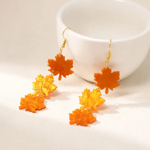 Boucles d'Oreilles Pendantes en Acrylique Masque Floral et Feuille d'Érable pour Femme Bohémien Imprimé Frange à Plusieurs Niveaux