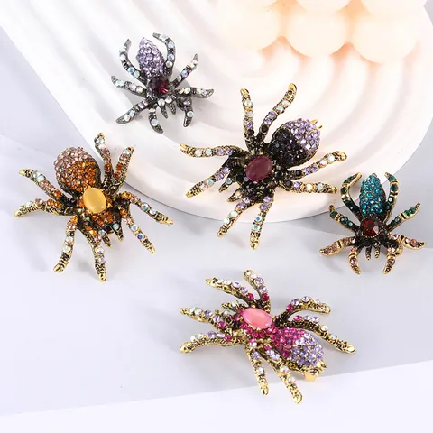 Vintage Rhinestone Spider Brooch Exaggerated Insect Cat Eye Pin For Suit Women Men Retro Jewelry Accessory Corsage Gift