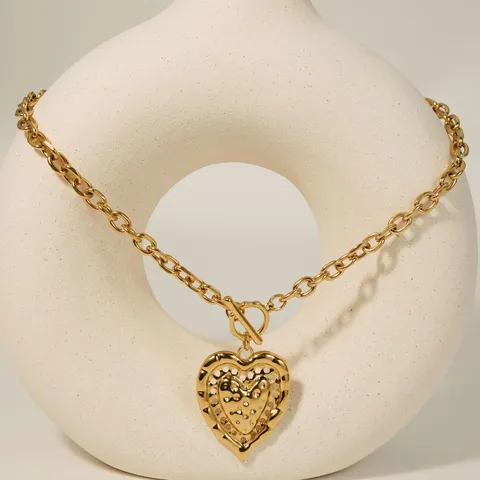 Vintage Stainless Steel Gold Plated Heart Pendant Necklace With Toggle Clasp Heavy Design Minimalist Hammered Texture Women Fashion Jewelry
