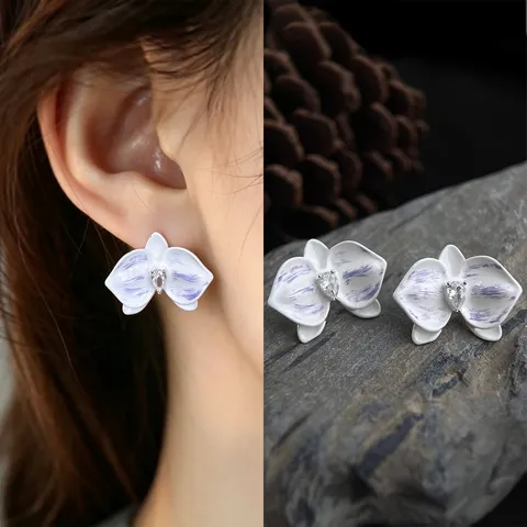 Matte Sandblasted Silver Color Copper Flower Stud Earrings Artistic Vintage Cold Style Floral Rhinestone Artificial Pearl Earrings For Women