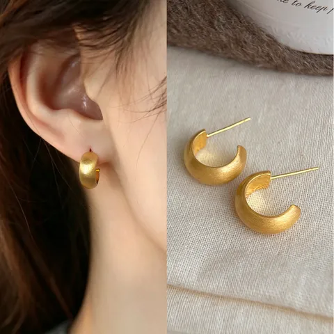 Retro Brushed Gold Geometric Stud Earrings For Women Light Luxury Matte Heart C-Shaped Pearl Earrings Niche Design Fashion Jewelry Gift