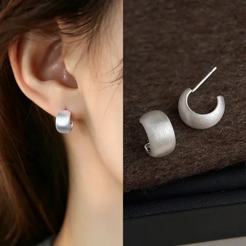 Brushed Matte Silver Irregular Geometric Stud Earrings For Women Fashion Commuter Heart C-Shape Artificial Pearl Earrings Jewelry