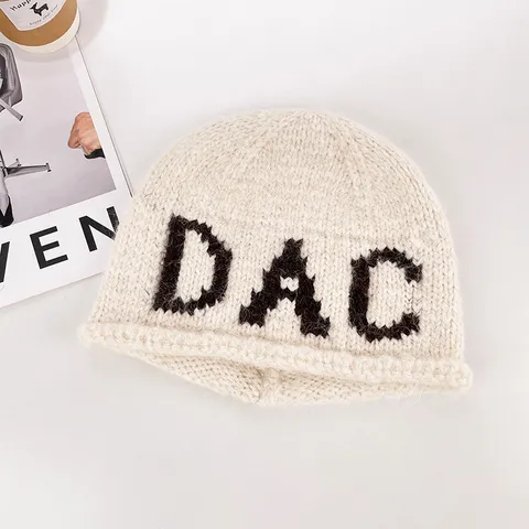Damen Koreanischer Stil Buchstaben Strickmütze Winter Warme Rollkante Häkeln Skull Cap Für Outdoor Mode Lässige Streetwear