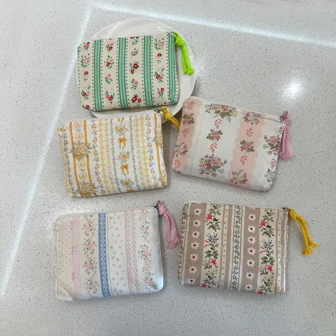 French Pastoral Floral Fabric Coin Purse Women Retro Cotton Linen Pouch Portable Lipstick Earphone Organizer Mini Makeup Bag With Tassel