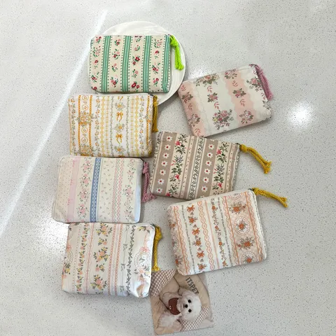 French Pastoral Floral Fabric Coin Purse Women Retro Cotton Linen Pouch Portable Lipstick Earphone Organizer Mini Makeup Bag With Tassel