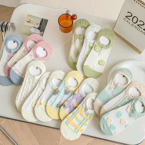 Women Cotton No Show Socks Thin Summer Low Cut Invisible Socks Non Slip Japanese Style Floral Heart Pattern Short Socks