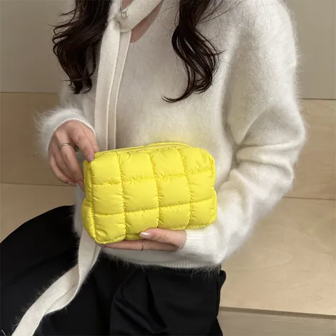 Puffy Quilted Polyester Cosmetic Bag For Women Portable Large Capacity Travel Toiletry Organizer Handheld Makeup Pouch Storage Bag