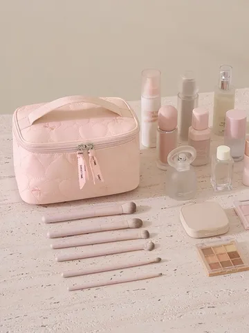 Heart Quilted Toiletry Bag Large Capacity Travel Cosmetic Organizer With Ribbon Bow Embroidery Sweet Style Makeup Case
