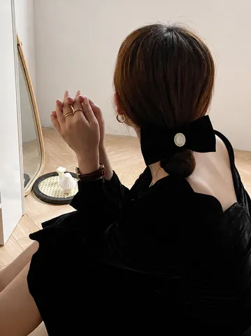 Large Black Velvet Bow Hair Clip Retro Elegant Artificial Pearl Spring Duckbill Clip For Women Christmas Hair Accessories