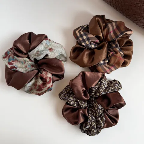 Women's Vintage Velvet Two-Tone Patchwork Scrunchies Elastic Hair Tie Elegant Ponytail Holder Soft Fabric Headbands Hair Accessories