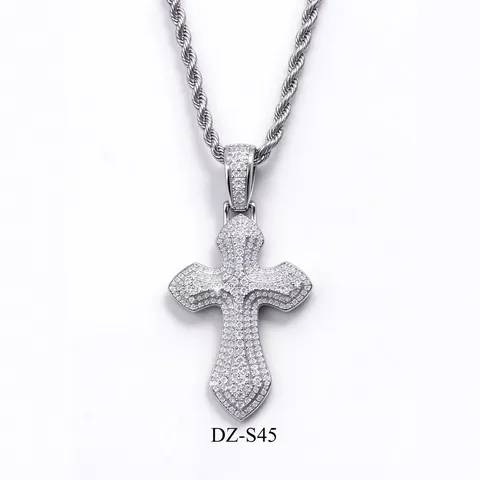Collana con Ciondolo a Croce Iced Out in Ottone con Zirconia Gioielli Hip Hop da Uomo Oro Argento Oro Rosa Ciondolo a Croce con Zirconia Pavé con Catena a Corda