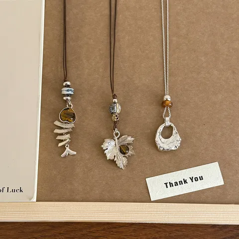 Vintage Coffee Gold Tiger Eye Stone Necklace Women Geometric Maple Leaf Fish Pendant Jewelry Retro Sweater Chain Accessory