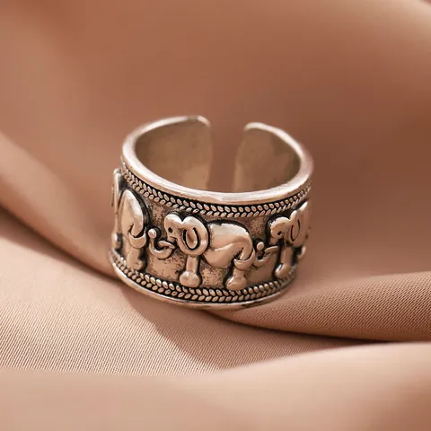 Vintage Wide Band Elephant Relief Open Ring For Women Antique Silver Plated Copper Distressed Bohemian Ethnic Animal Adjustable Finger Ring Gift
