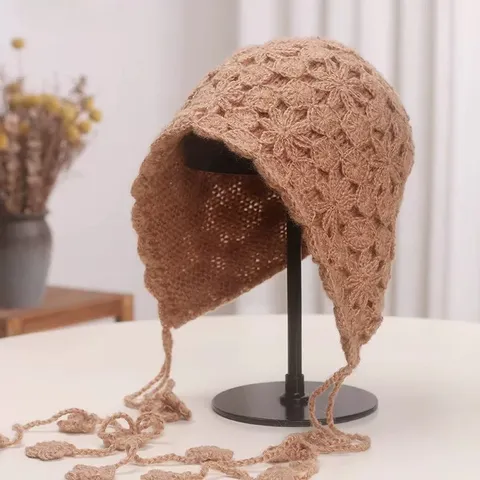 Gorro de Ganchillo de Mohair Hecho a Mano para Mujer Gorro de Punto con Protección para los Oídos de Estilo Retro Japonés Flor Calada