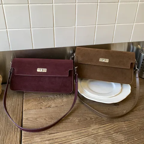 Damen Retro Wildlederimitat Achseltasche Minimalistisch Kleine Quadratische Schultertasche Mit Metall Drehverschluss Vielseitige Pendler Handtasche
