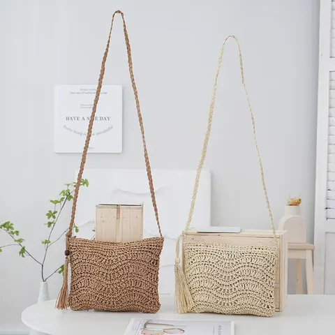 Women's Vintage Woven Crossbody Bag Retro Paper Rope Straw Style Shoulder Bag With Wave Texture Tassels For Vacation Beach Travel