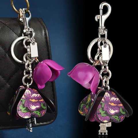Vintage Leather Tea Rose Flower Keychain Exquisite Patchwork Petals Metal Bag Pendant Personality Gift For Women Fashion Jewelry