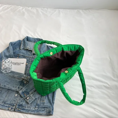 Grand Sac Fourre-Tout Matelassé pour Femme Sac à Épaule en Nylon Rembourré Sac à Bandoulière Souple Décontracté Quotidien