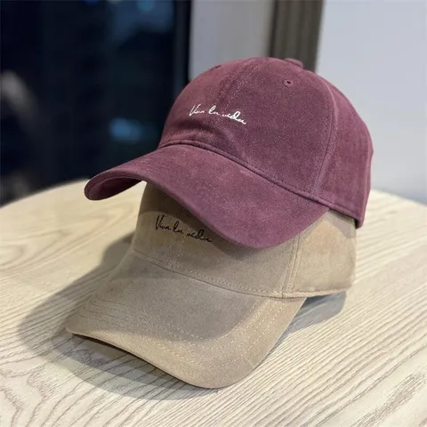 Casquette de Baseball en Velours Synthétique Givré Femmes Hommes Bord Large Sommet Souple Broderie Lettre Ajustable Chapeau de Soleil Rétro
