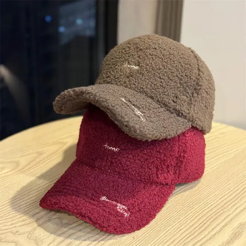 Casquette de Baseball en Laine d'Agneau Style Coréen pour Femmes Hiver Chaud Broderie de Lettres Mode Chapeau Ajustable pour Extérieur